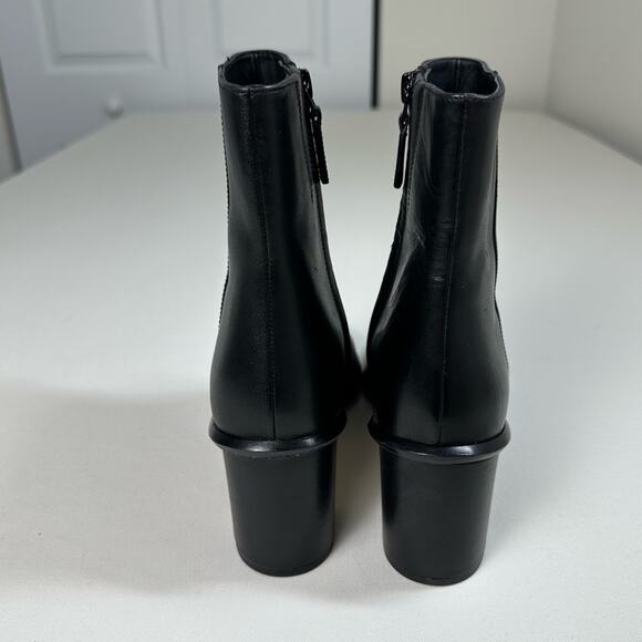 Tory Burch Casual Zip Up Bootie Black Leather Block Heel Ankle Boot Size 8 NWOB - Picture 2 of 9